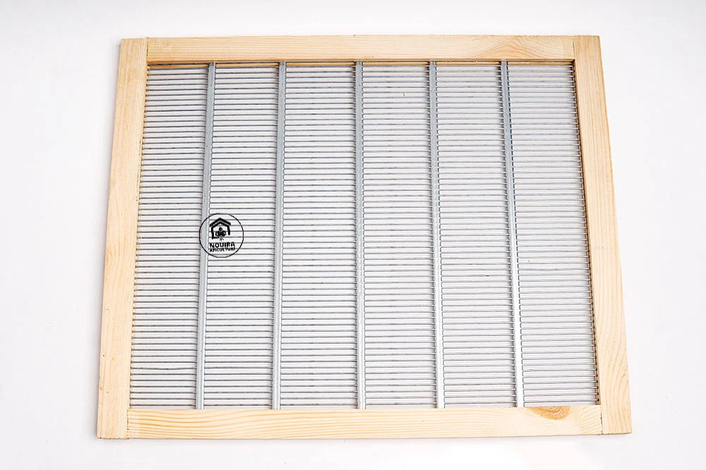 Grille à reine métallique cadriée